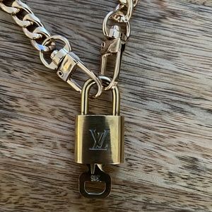 Louis Vuitton LV Lock & Key Choker